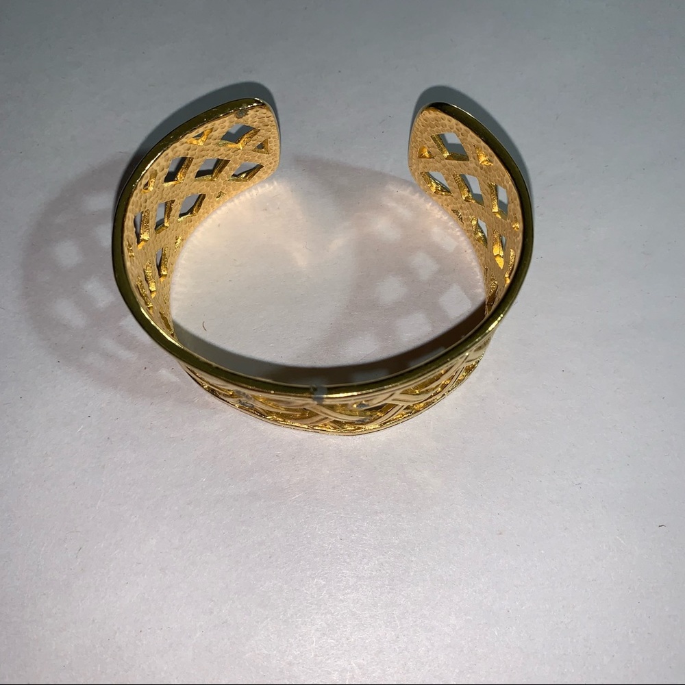 CHANEL P96 Gold Lattice Cuff Bracelet $1800 - Picture 9 of 14